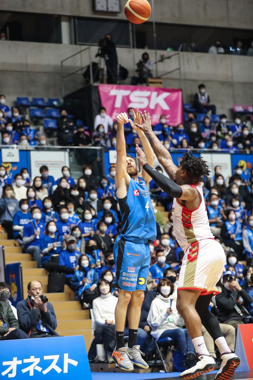 島根スサノオマジック Bリーグ ♯4 ニック・ケイ バスケットボール